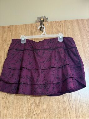 Athleta Plum Tiered Ruffle Mini Skort with Black Print